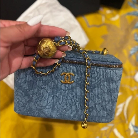 Chanel Makeup line Blue Floral Denim Shoulder Bag with Gold Accents - Picture 16 of 16